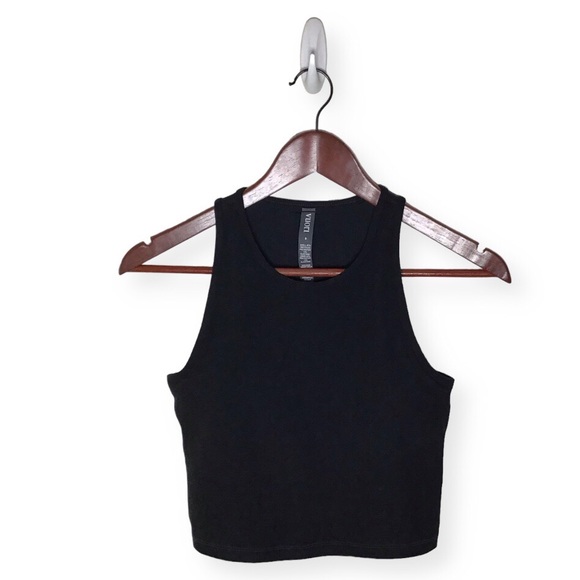 Vuori Tops - VOURI Elevation Plyo Tank Women's Performance Tank in Black Heather Size Small.